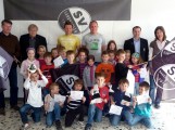 1085 - SVS Autogramme 2 SVS-Spieler zu Besuch in der Theodor-Heuss-Grundschule