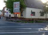 1188 - Feng Shui Feng Shui brachte kein Glück – Auto im Vorgarten